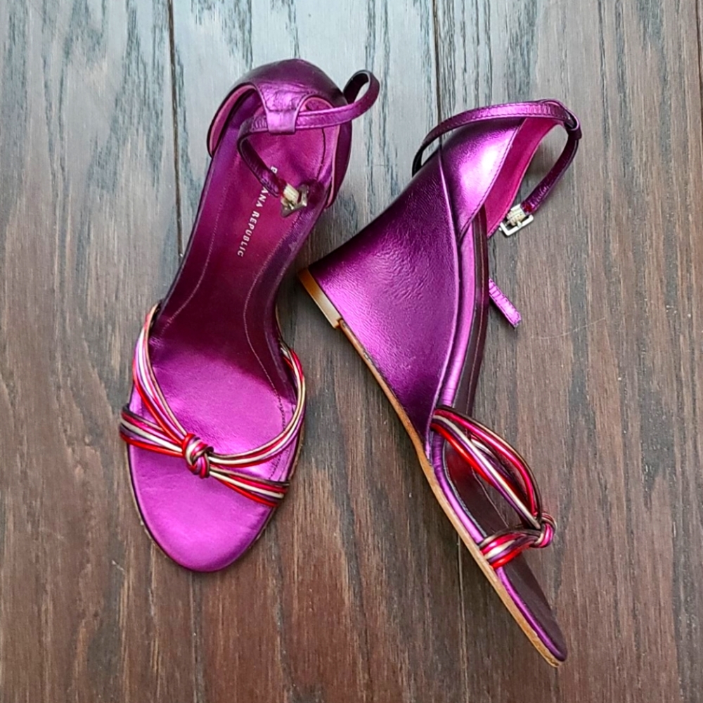 5/28 SUMMER BANANA REPUBLIC WEDGES